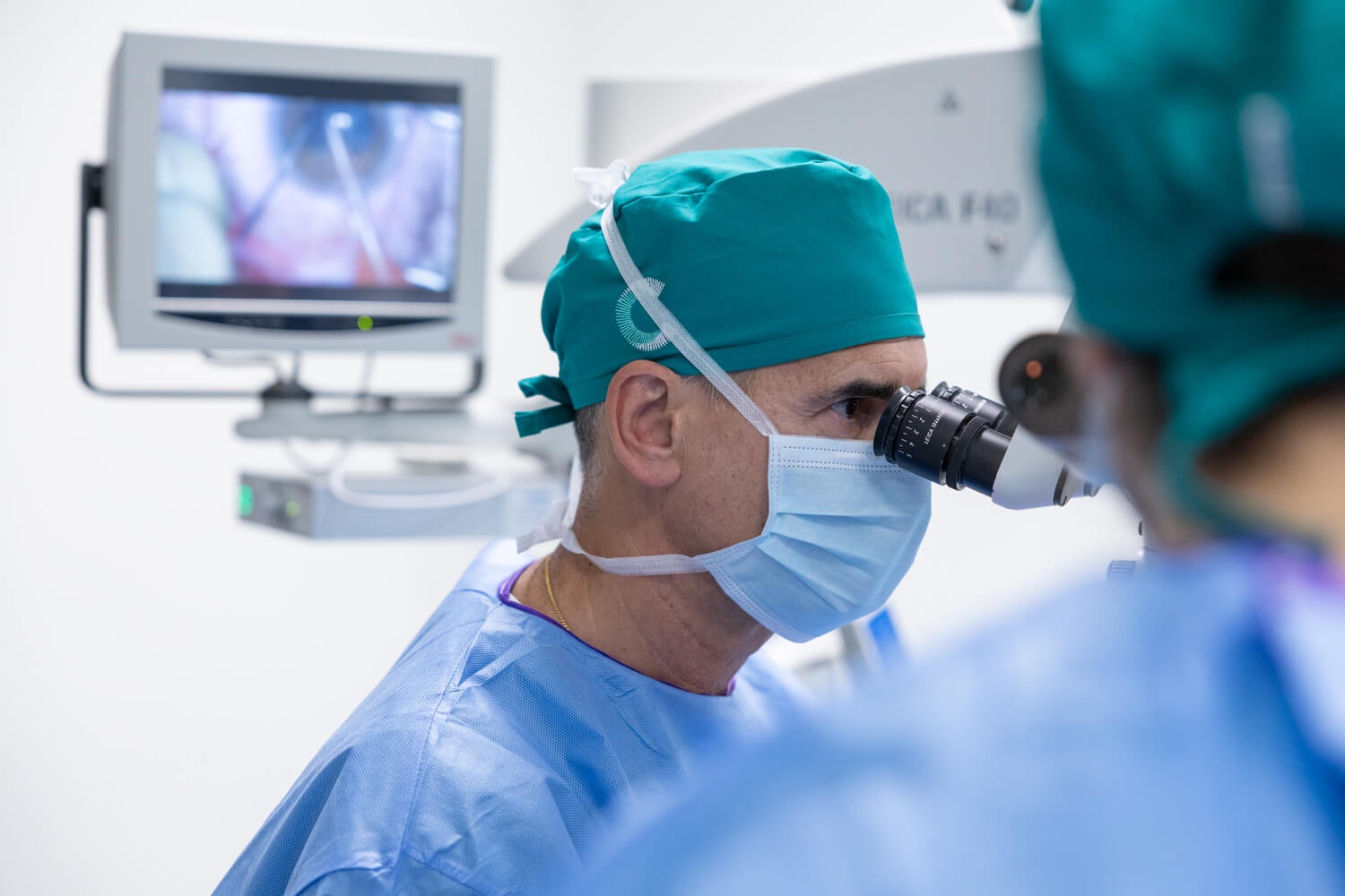 Chirurgia Refrattiva Avanzata: Come Funziona FemtoLasik e Perché È la Scelta Migliore FemtoLasik: la Tecnologia Laser più Sicura per Correggere Miopia, Astigmatismo e Ipermetropia